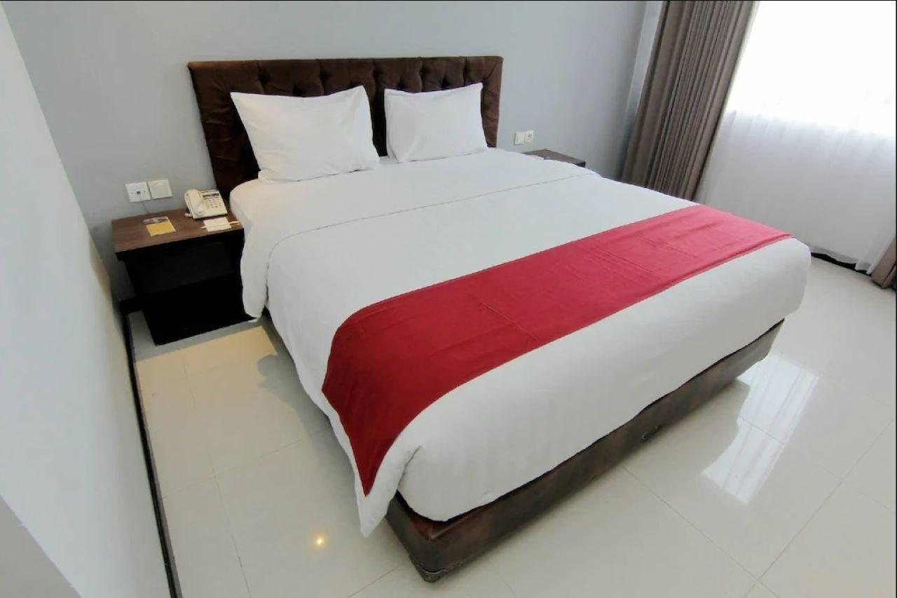 The Sun Hotel Madiun Exterior foto