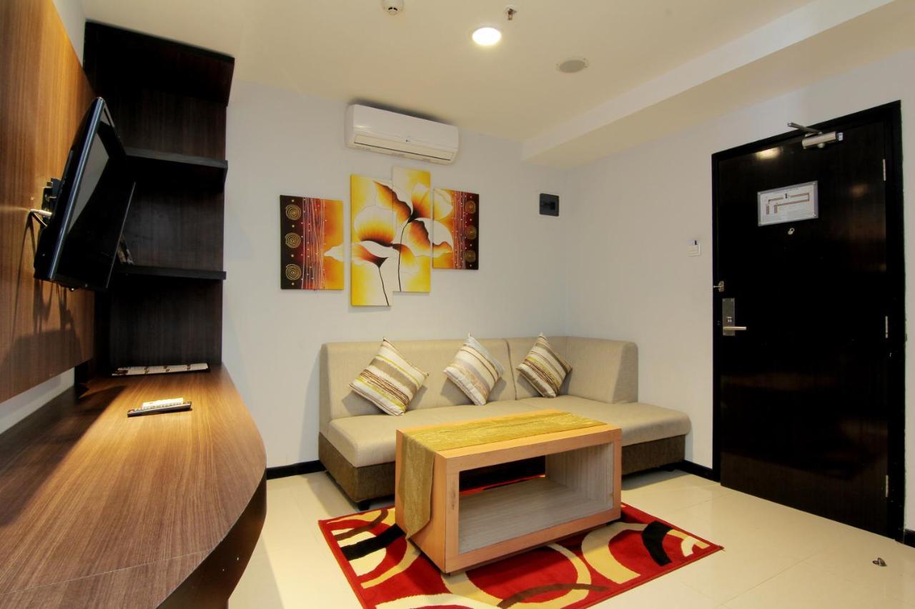 The Sun Hotel Madiun Exterior foto