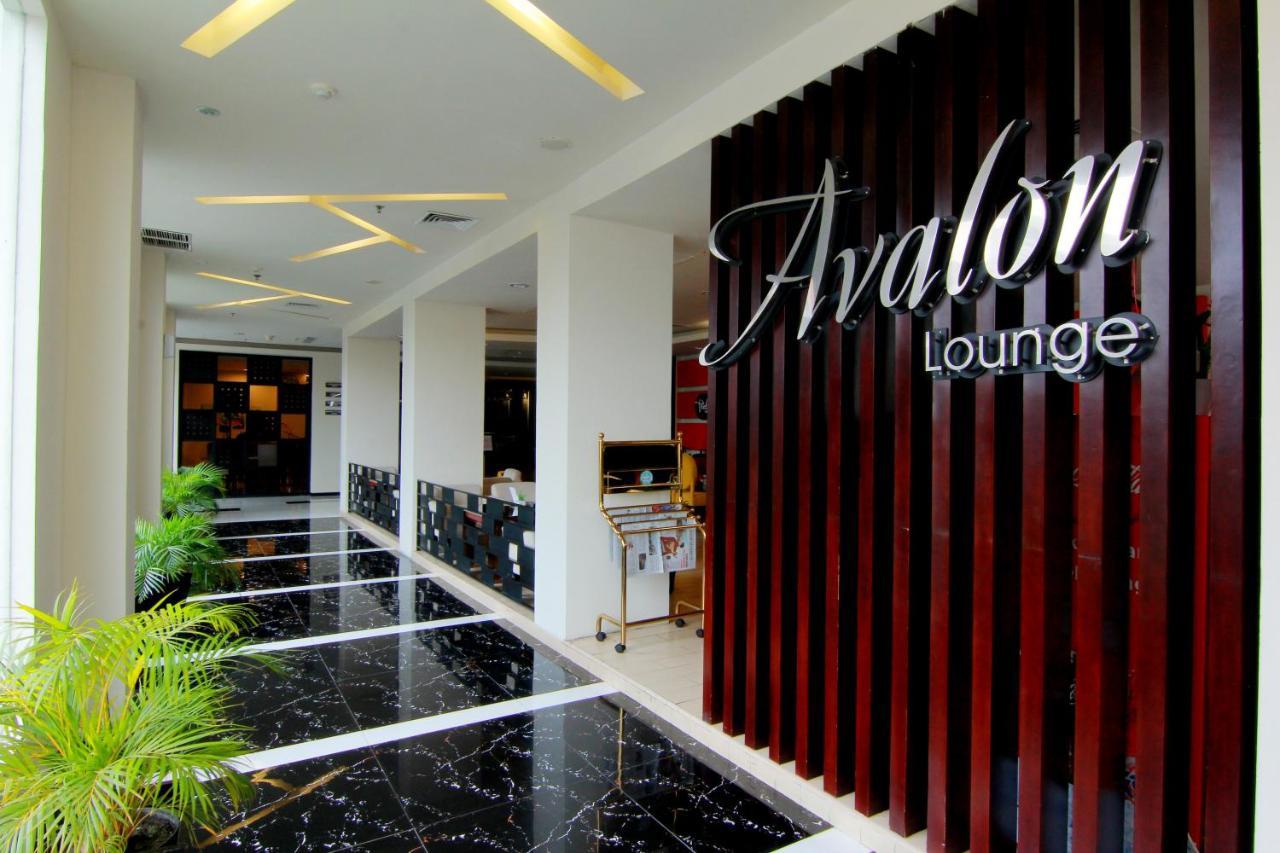 The Sun Hotel Madiun Exterior foto