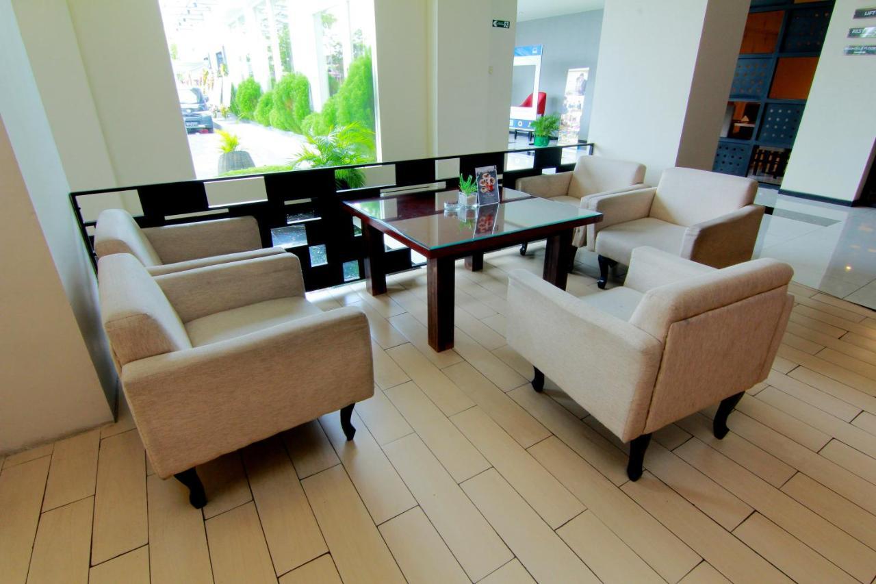 The Sun Hotel Madiun Exterior foto